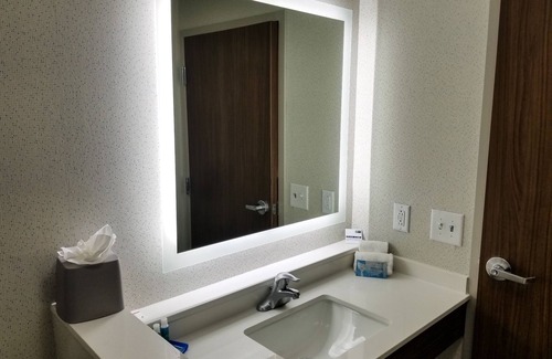 University Place Hotel | Discover Holiday Inn Express & Suites Charlotte NE - Family-Friendly Stays