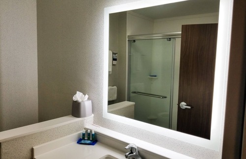 University Place Hotel | Discover Holiday Inn Express & Suites Charlotte NE - Family-Friendly Stays