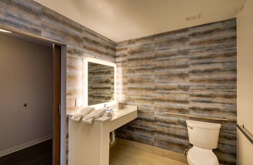 Wilmore Hotel | Top-Rated Holiday Inn Express & Suites in Charlotte, NC