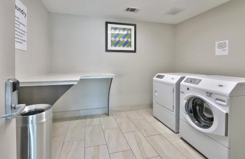 Northeast Houston Hotel | Discover Holiday Inn Express & Suites - Houston East's Best Amenities