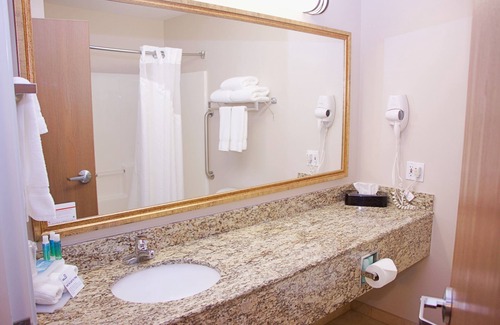 Fort Pierre Hotel | Comfort and Convenience at Holiday Inn Express Fort Pierre
