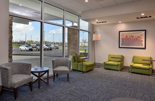 Melbourne Hotel | Top-Rated Holiday Inn Express & Suites with Pool and Spa