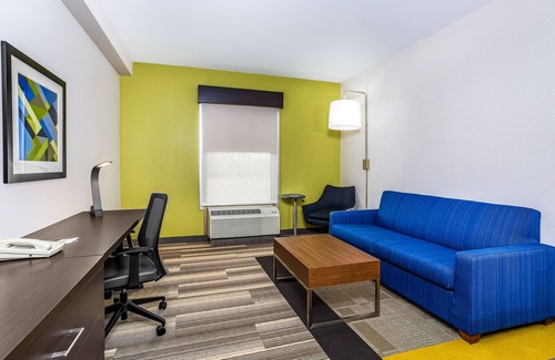 Morristown Hotel | Guest Rated 9.4: Holiday Inn Express & Suites Morristown