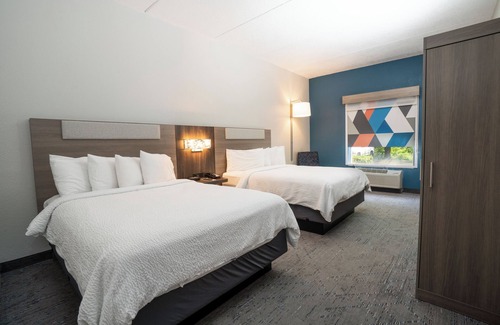 Deltona Lakes Hotel | Discover Comfort at Holiday Inn Express & Suites Orange City