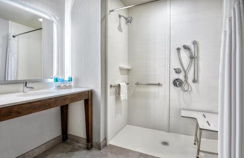 Round Rock Hotel | Discover Holiday Inn Express & Suites Round Rock Austin North