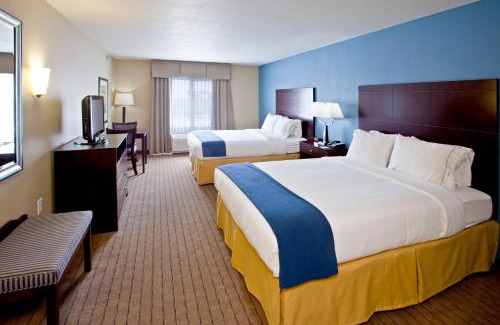 Shelbyville Hotel | Stay at Holiday Inn Express Hotel & Suites Shelbyville