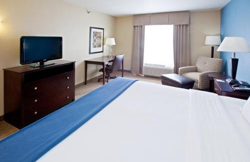 Shelbyville Hotel | Stay at Holiday Inn Express Hotel & Suites Shelbyville