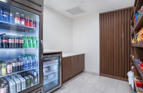 Versailles Hotel | Guest Rated 8.9: Holiday Inn Express & Suites Lexington W