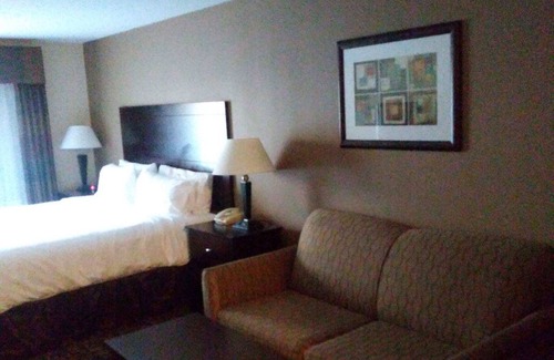 Zanesville Hotel | Modern Comfort at Holiday Inn Express & Suites Zanesville North