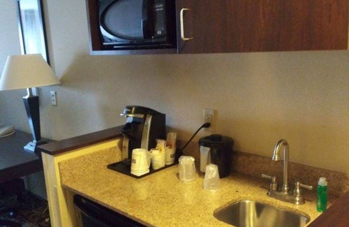 Zanesville Hotel | Modern Comfort at Holiday Inn Express & Suites Zanesville North