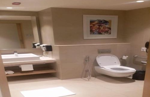Hoskote Hotel | Comfortable Stays at Holiday Inn Express Bengaluru Old Madras