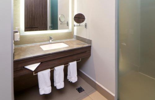 San Pedro Garza Garcia Hotel | Discover Holiday Inn Express Monterrey Valle - Guest Rated 9.1