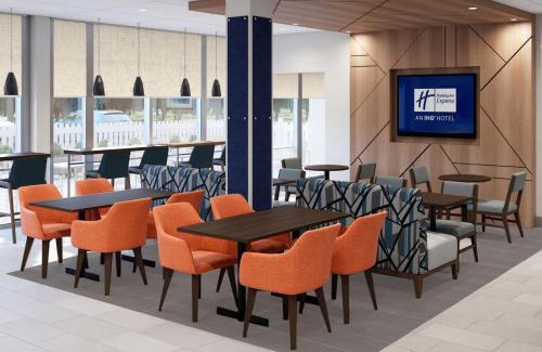 Bessemer Hotel | Guest Rated: Holiday Inn Express & Suites Bessemer Retreat