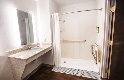 Bethlehem Hotel | Experience Holiday Inn Express Bethlehem Airport - Guest Rated 8.8