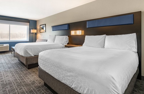 Carlisle Hotel | Top-Rated Holiday Inn Express & Suites Carlisle I-81 Getaway