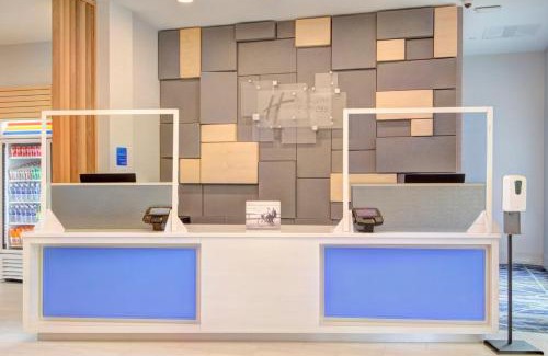 Charlotte Hotel | Quality Stay at Holiday Inn Express & Suites Charlotte Southwest