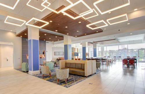 Charlotte Hotel | Quality Stay at Holiday Inn Express & Suites Charlotte Southwest