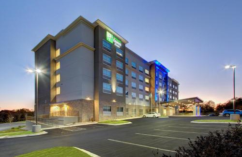 Charlotte Hotel | Quality Stay at Holiday Inn Express & Suites Charlotte Southwest
