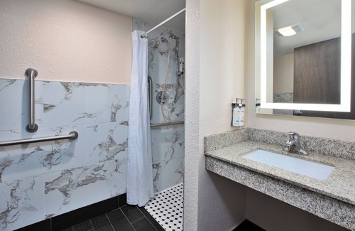 Eden Prairie Hotel | Unforgettable Stay at Holiday Inn Express Eden Prairie
