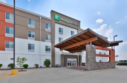 Effingham Hotel | Comfortable Stay at Holiday Inn Express & Suites Effingham