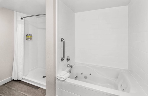 Greenville - Spartanburg Hotel | Top-Rated Holiday Inn Express Hotel & Suites Greenville