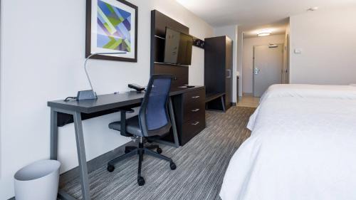Hood River Hotel | Discover Holiday Inn Express & Suites Hood River Getaway