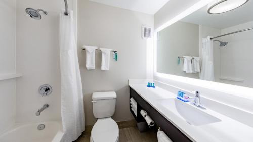 Hood River Hotel | Discover Holiday Inn Express & Suites Hood River Getaway