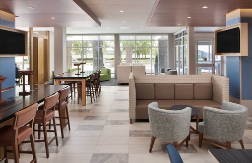 Portland Hotel | Discover Comfort at Holiday Inn Express Portland Airport