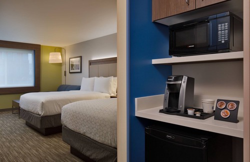 Portland Hotel | Discover Comfort at Holiday Inn Express Portland Airport