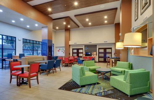 Round Rock Hotel | Welcoming Holiday Inn Express & Suites in Austin - Round Rock