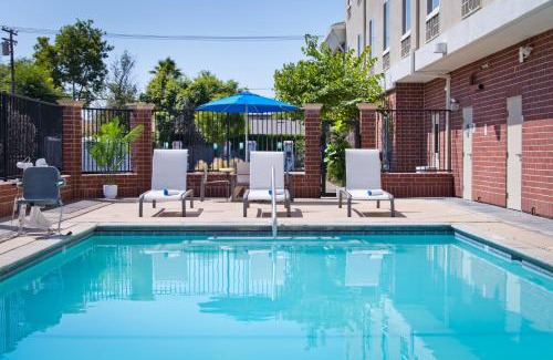 Arden-Arcade Hotel | Comfortable Stay at Holiday Inn Express Sacramento NE Cal Expo