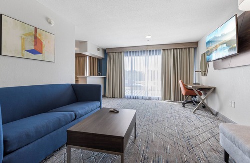 Starkville Hotel | Comfortable Stay at Holiday Inn Express & Suites Starkville