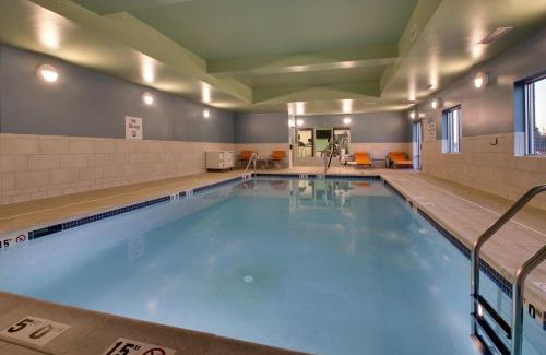 Strasburg Hotel | Comfortable Stay at Holiday Inn Express & Suites Lancaster East