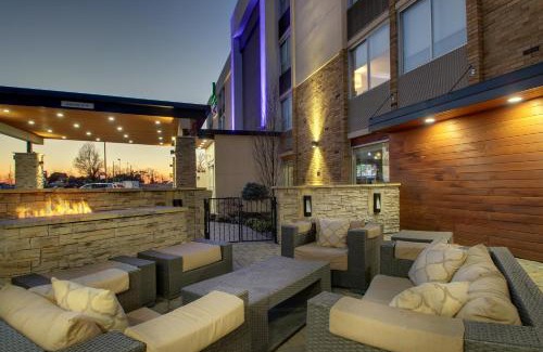 Wapakoneta Hotel | Comfortable Stay at Holiday Inn Express & Suites Wapakoneta