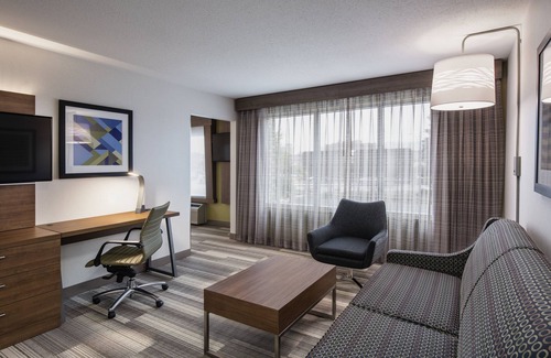 Saskatoon Downtown Hotel | Discover Holiday Inn Express & Suites Saskatoon, Rated 8.8