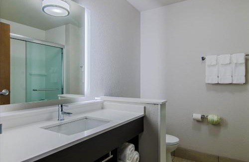 Atchison Hotel | Exceptional Stay at Holiday Inn Express & Suites Atchison
