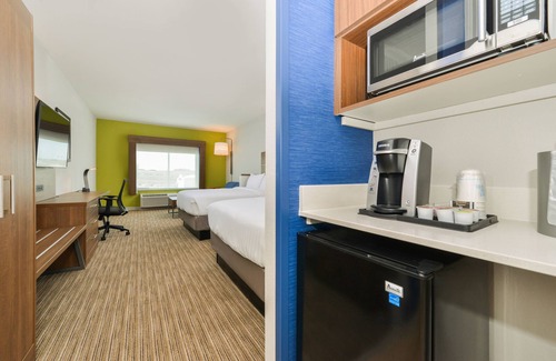 Chadron Hotel | Experience the Comfort of Holiday Inn Express & Suites Chadron