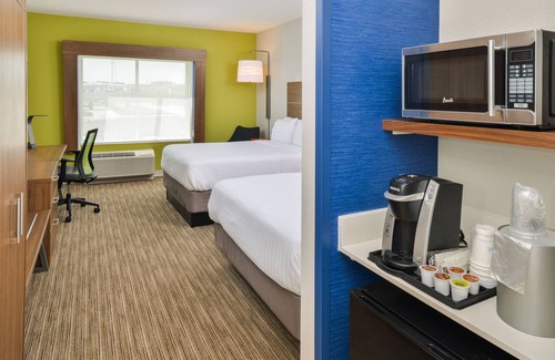 Chadron Hotel | Experience the Comfort of Holiday Inn Express & Suites Chadron