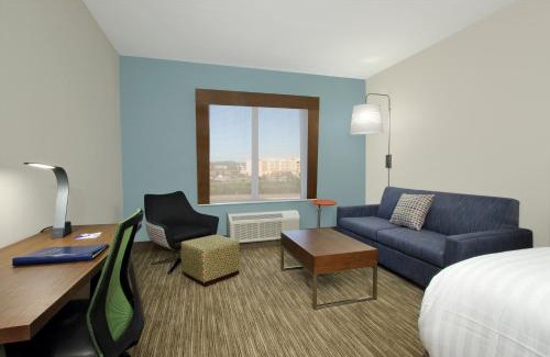 Columbus Hotel | Comfortable Stay at Holiday Inn Express Columbus North