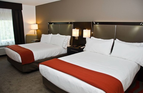 Easton Hotel | Convenient Stay at Holiday Inn Express & Suites Columbus