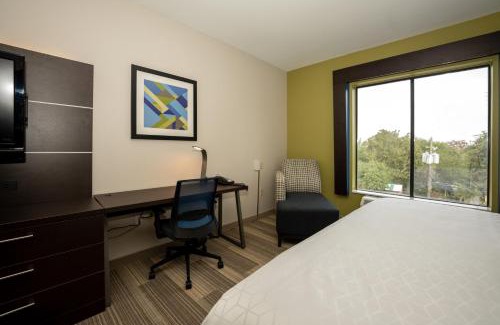 Deer Park Hotel | Explore Holiday Inn Express & Suites Deer Park with Ocean Views