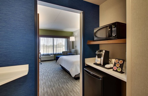 Findlay Hotel | Guest Rated 9.4: Holiday Inn Express & Suites Findlay North