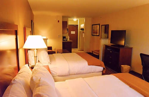 Glendive Hotel | Exceptional Stay at Holiday Inn Express & Suites Glendive