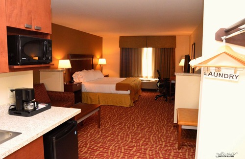 Glendive Hotel | Exceptional Stay at Holiday Inn Express & Suites Glendive