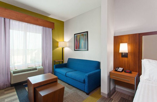 Barker Hotel | Guest Rated: Holiday Inn Express & Suites Cypress Awaits