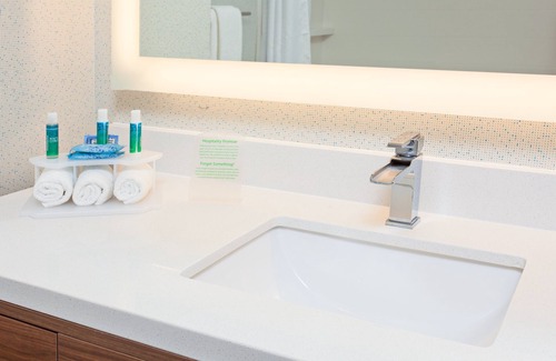 Barker Hotel | Guest Rated: Holiday Inn Express & Suites Cypress Awaits