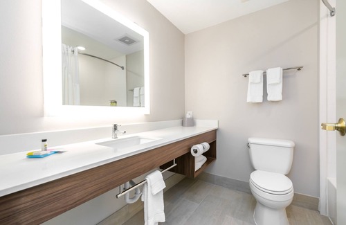 LaGrange Hotel | Discover Holiday Inn Express & Suites Lagrange I-85
