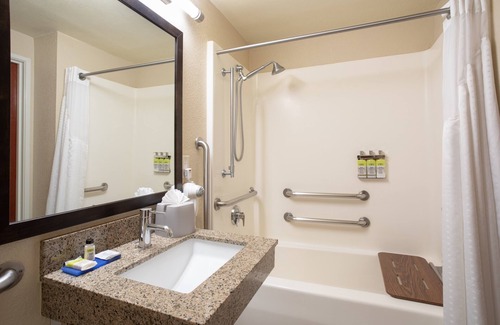 Ken Caryl Hotel | Top-Rated Holiday Inn Express & Suites in Littleton, CO