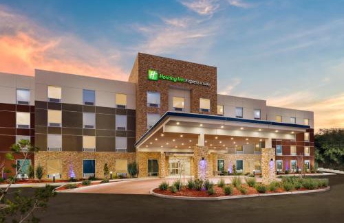 Oakhurst Hotel | Explore Holiday Inn Express Oakhurst-Yosemite: Pet Friendly!