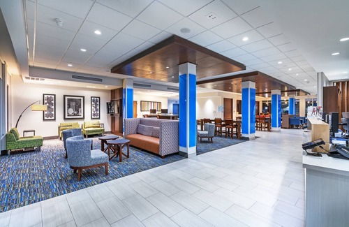Parsons Hotel | Discover Comfort at Holiday Inn Express & Suites Parsons